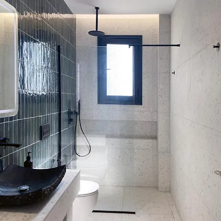 Modern Oasis Seaview * فلورا