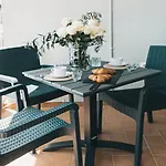 Modern Oasis Seaview Apartamento *